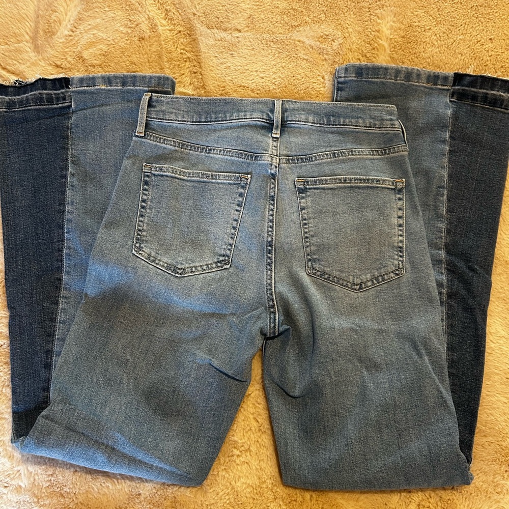 GAP Two-Tone Blue Flare Jeans with Dark Side Panels - Picture 4 of 4